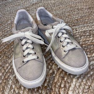 OTBT shimmer sneakers